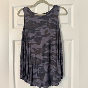 Old Navy Gray and Black Camoflauge Relaxed Tank Top